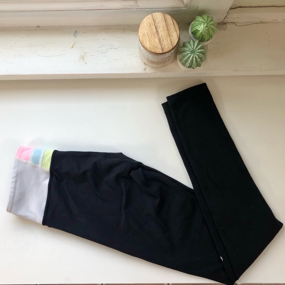 Lululemon Wunder Unders *Colored Waist Band*